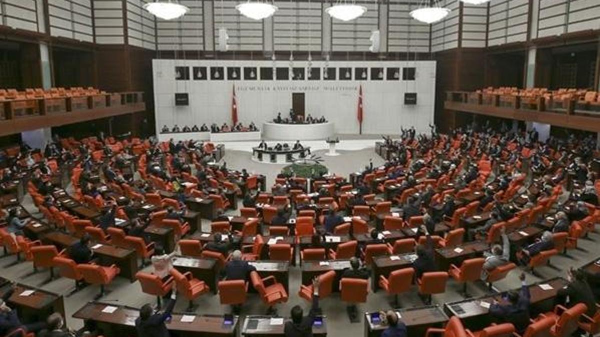 İnfaz yakana af var mı? Resmi Gazete yayımlanan ceza infaz yasası kimleri kapsıyor? Kapalı cezaevindeki mahkumlara tahliye var mı?