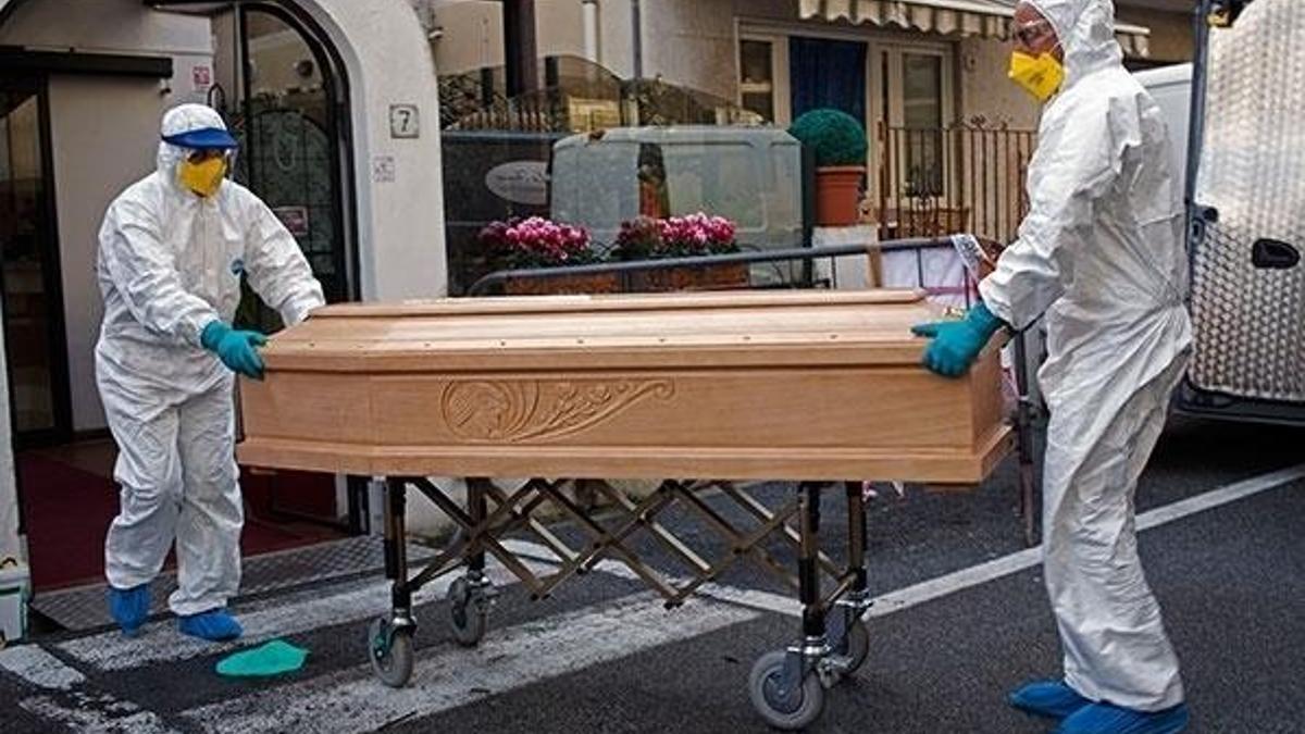 İtalya'da corona virüsten ölen sayısı 21 bini geçti