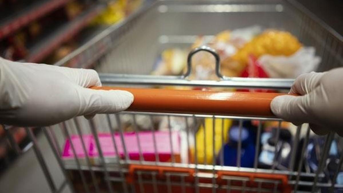 Vatandaşa 6 ay yetecek gıda içecek stoku var