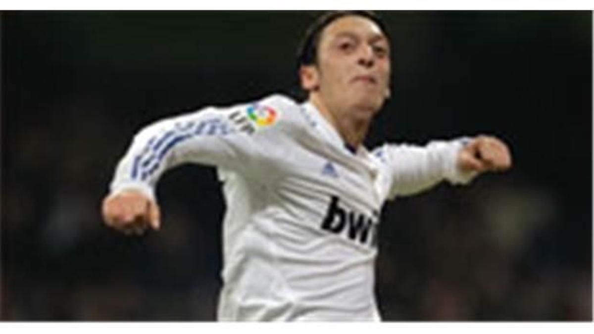 Mesut artık 10 numara!