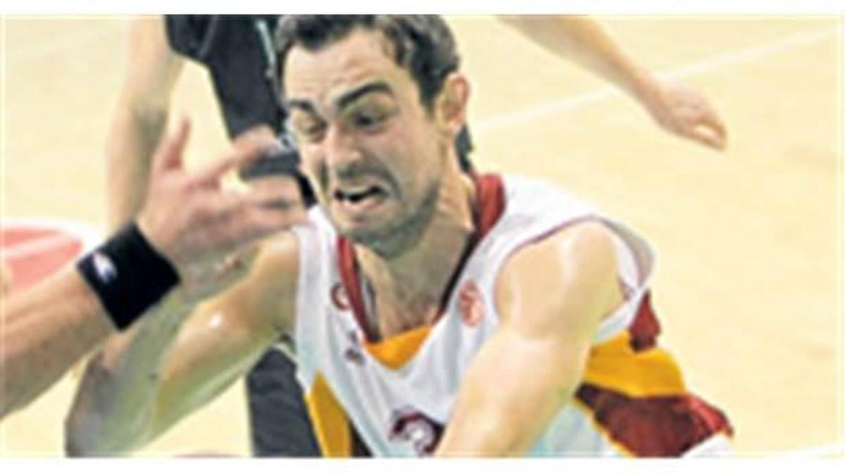 G.Saray sert kayaya çarptı!