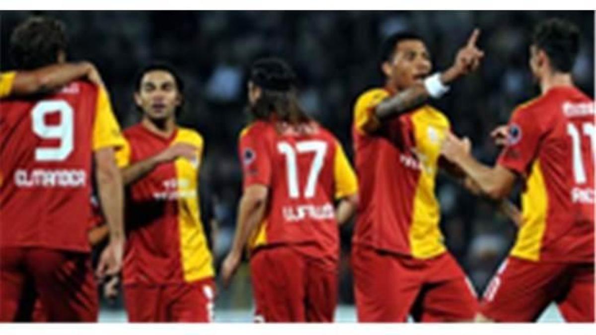 Aslan'da sürpriz ayrılık!