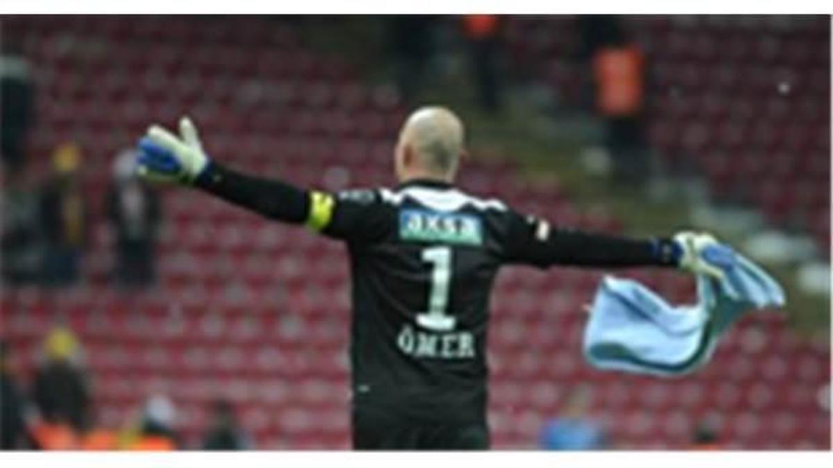 Arena'yı tek başına karıştırdı!