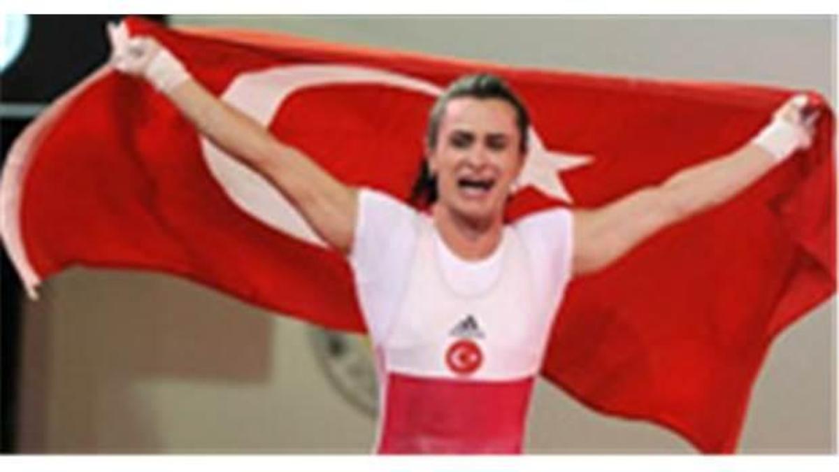 Milli sporcu Nurcan Taylan'a ceza şoku!