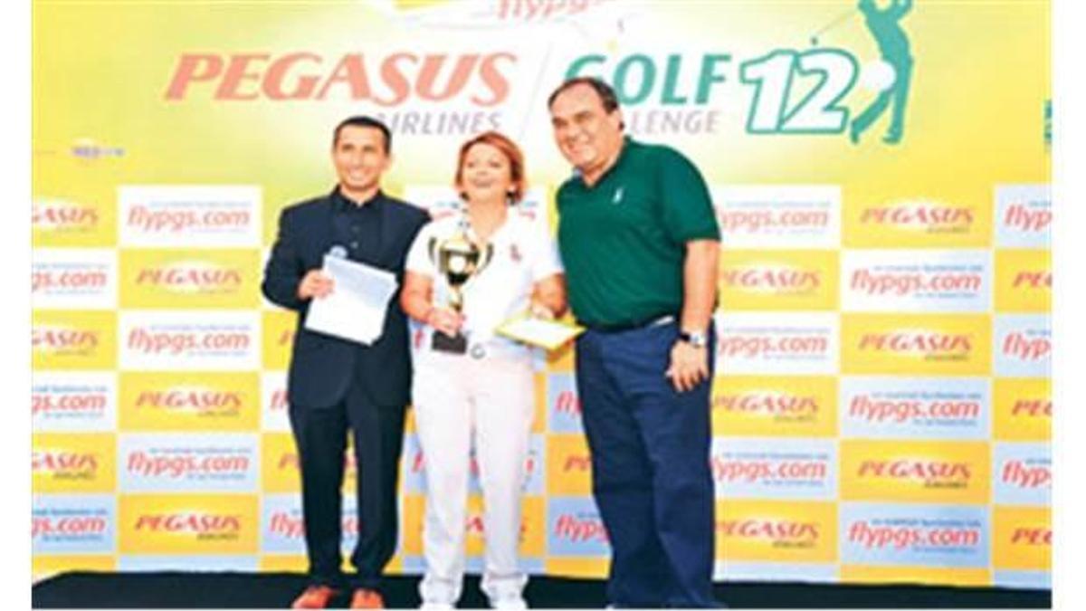 Golf rüzgarı Kemer’de esti!