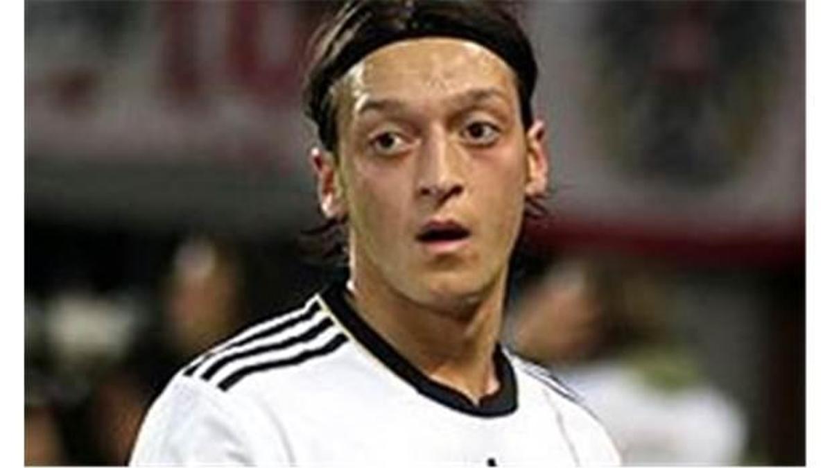 Mesut Özil'e ağır ceza!