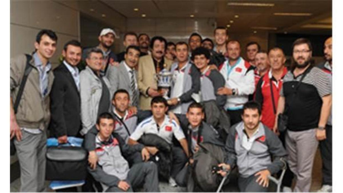 Milli Takım'a Müslüm Baba sürprizi!