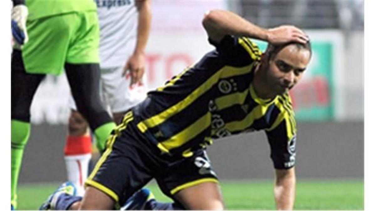 Eşinin tweetleri başını yaktı!