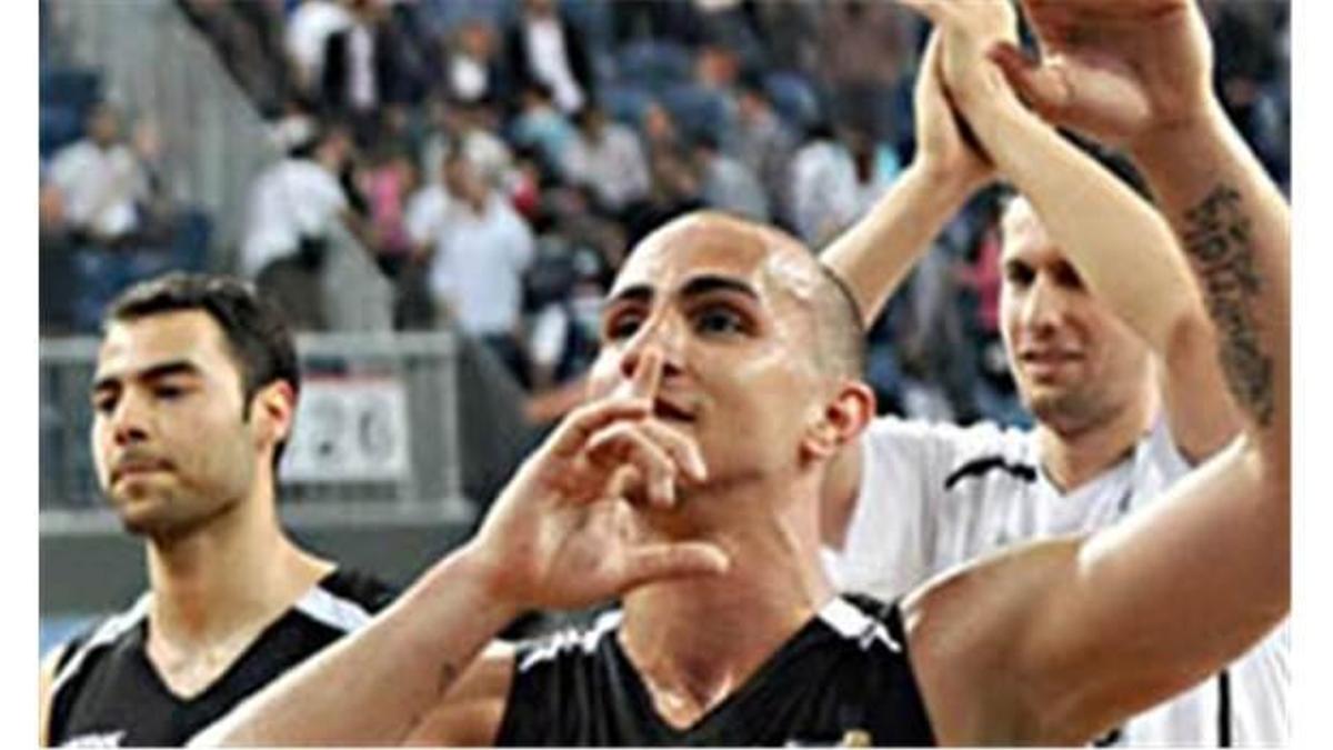 BJK'nin eski yıldızı G.Saray yolunda!