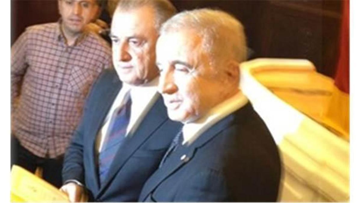 Buzlar eridi!  İşte o sahneler...