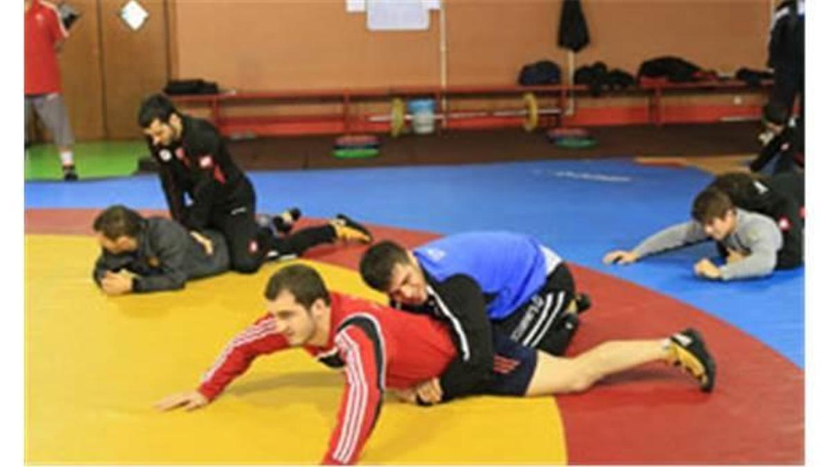 Vehbi Emre'de ilk seans tamamlandı