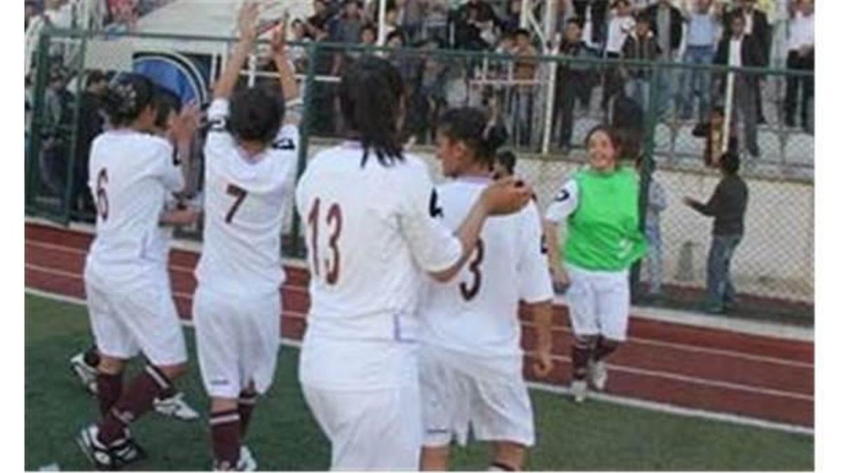 Rakip tanımıyor