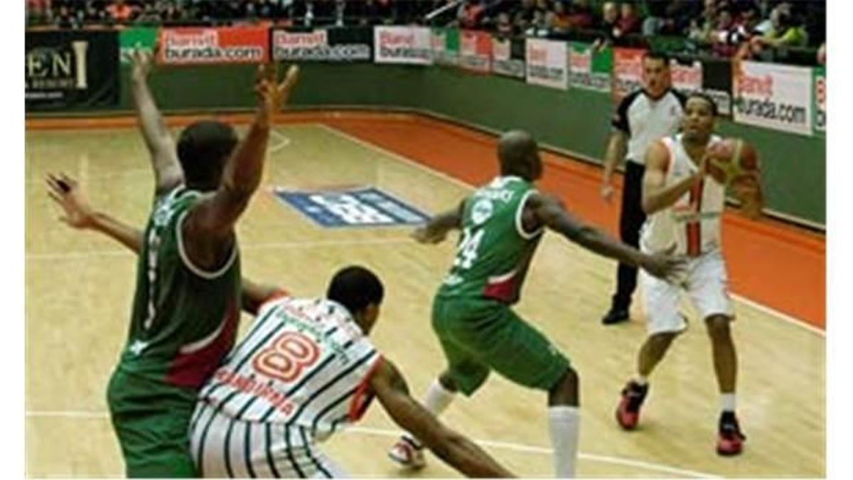Karşıyaka rövanşı aldı!