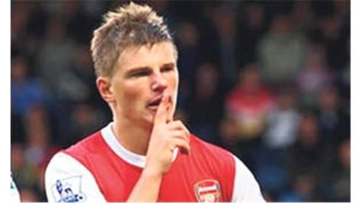 Arshavin için Özen bekleniyor
