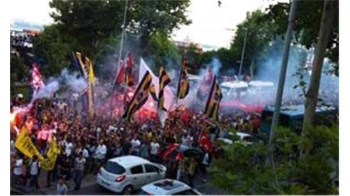 Taraftarlardan olay Gezi Parkı tezahüratı!