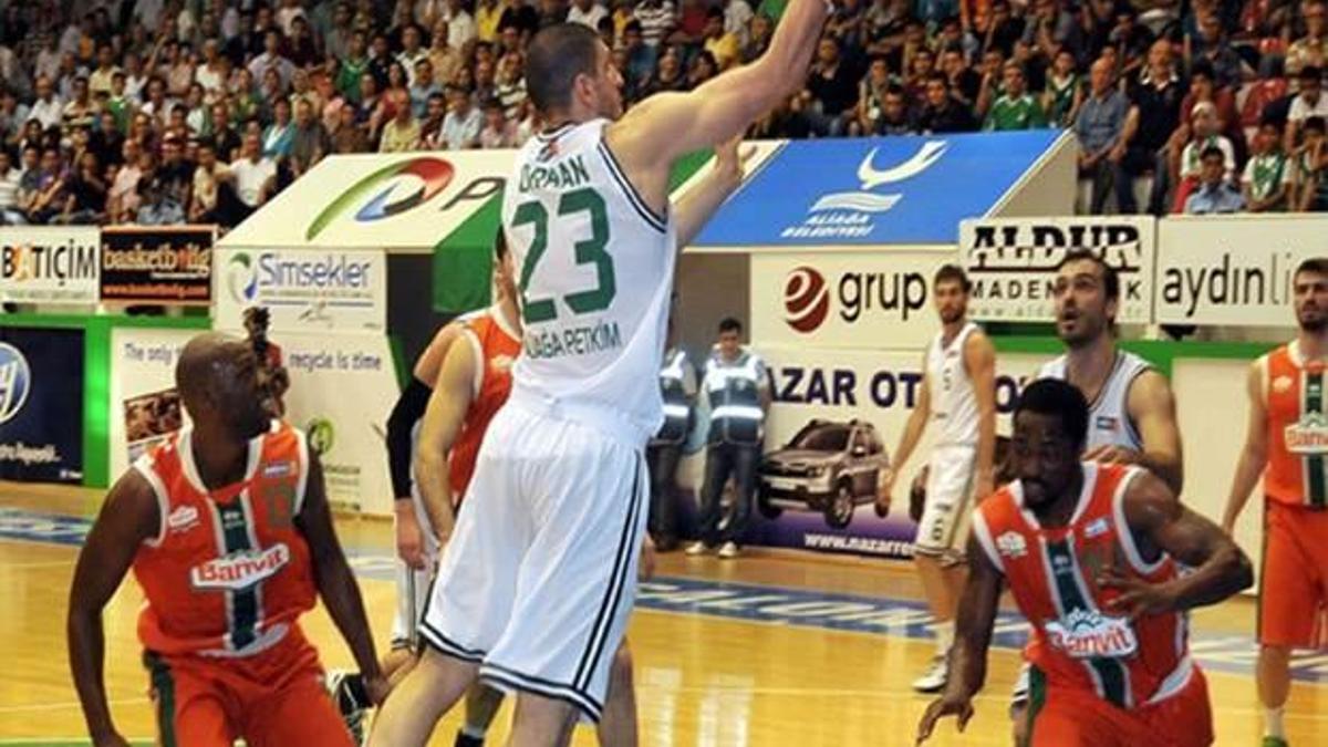 Banvit ön elemede güldü!