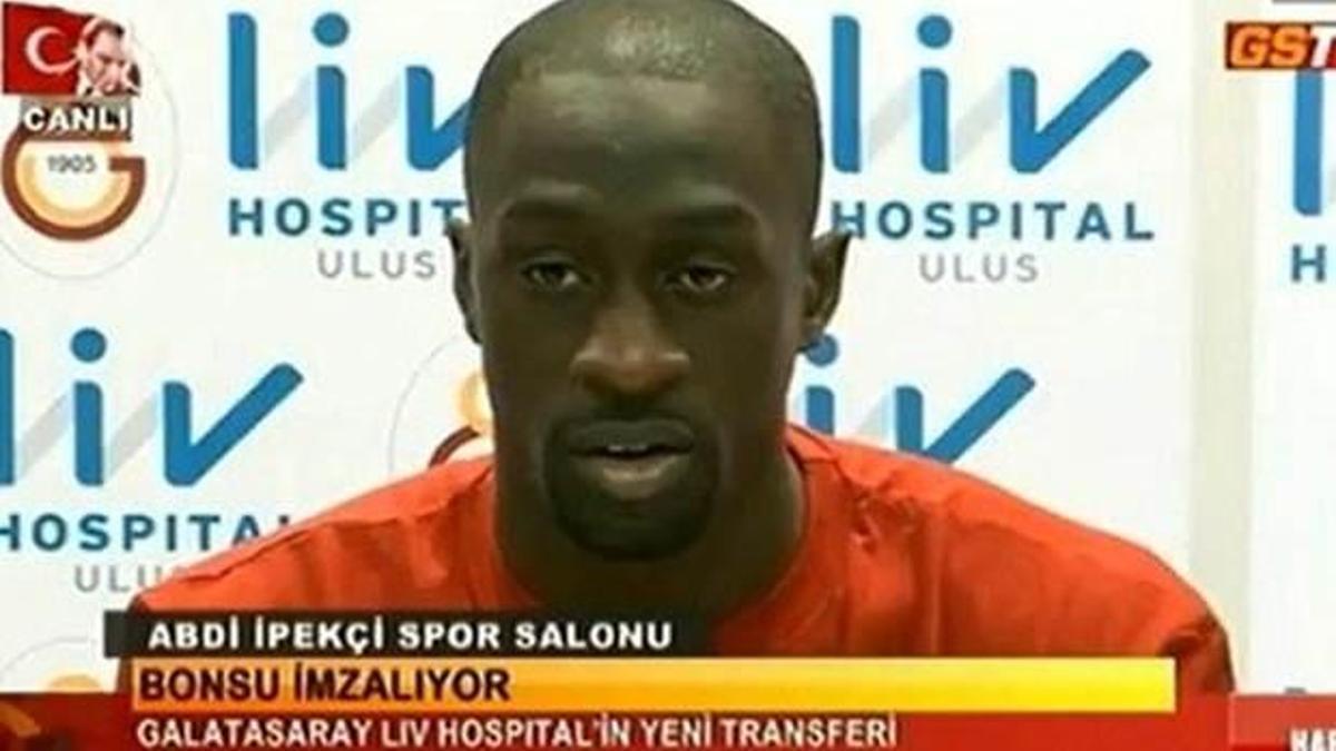İmzayı attı!