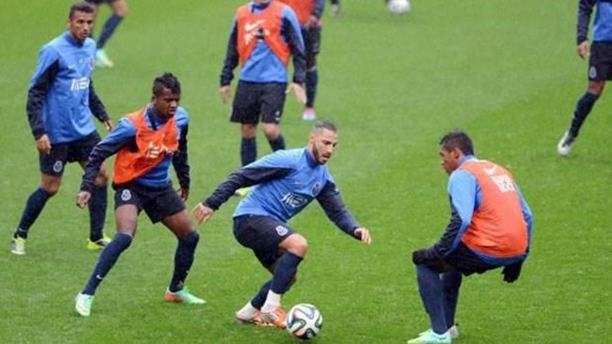 Quaresma resmen Porto'da