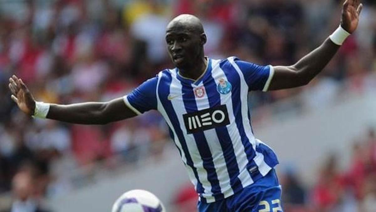 Manchester City Mangala'yı istiyor