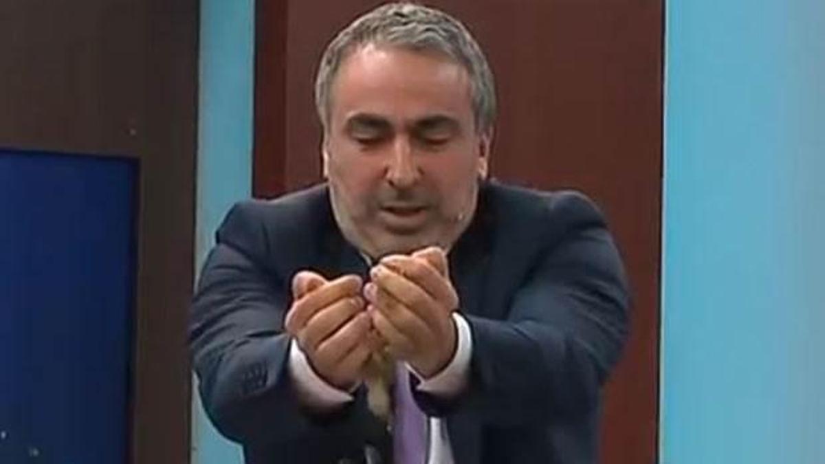 Cezasını canlı yayında ödedi