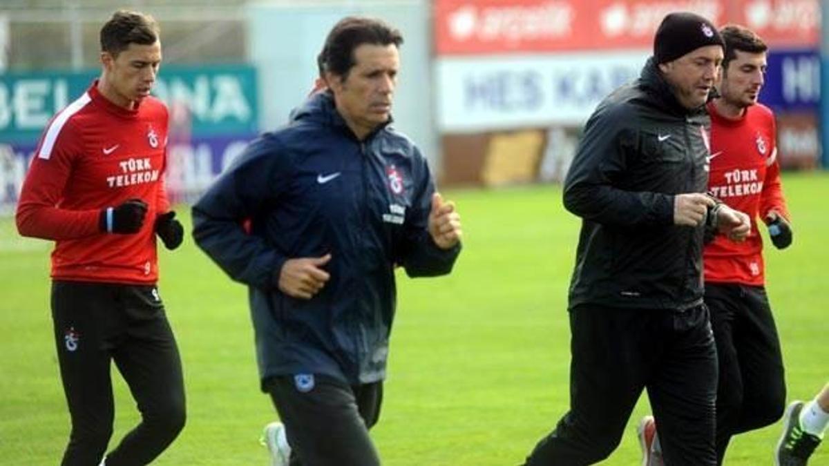 Üç futbolcu hastaneye gitti