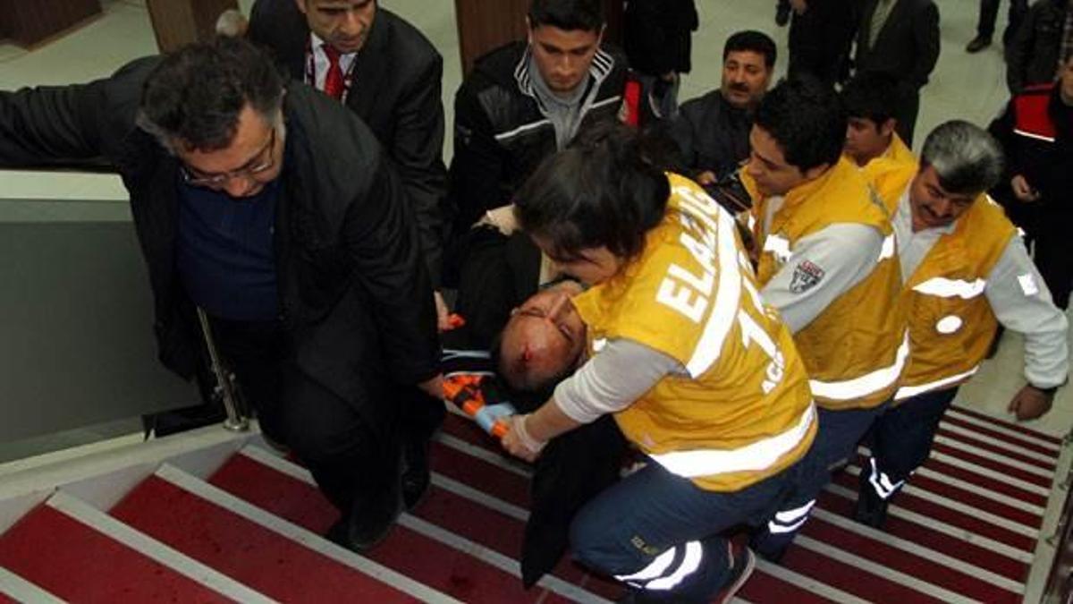 Elazığspor kongresinde bıçaklı kavga