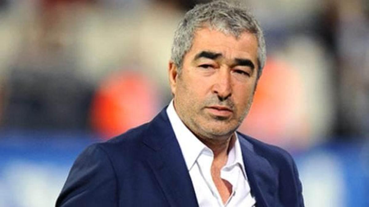 'İstifa et!'