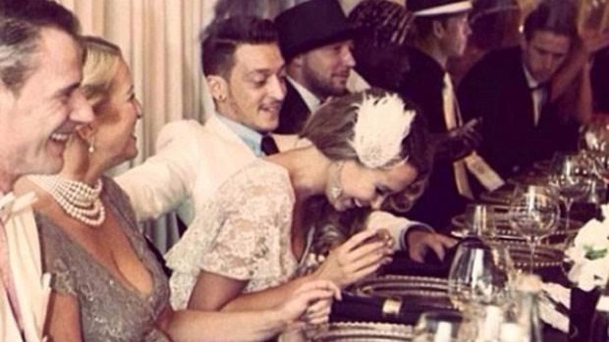 Mesut yine olay oldu!