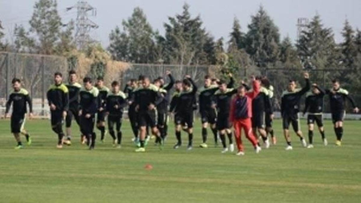 Denizlili futbolcular antrenmana çıkmadı!