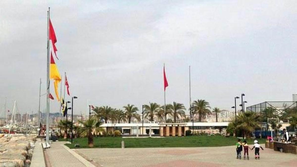 Florya'da bayraklar yarıya indirildi