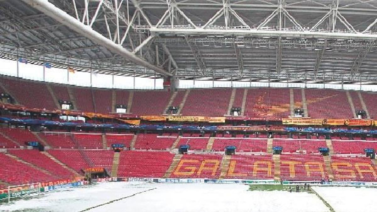 Arena yönetimi 'çatı'rdatıyor