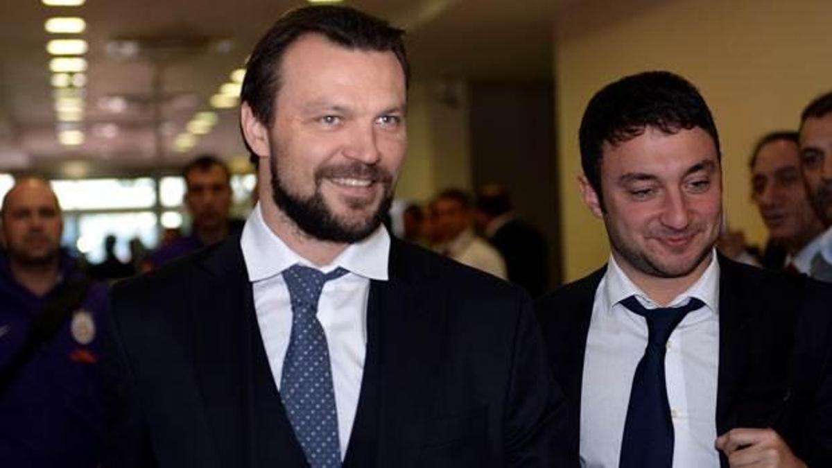 Ujfalusi gidiyor, yerine...