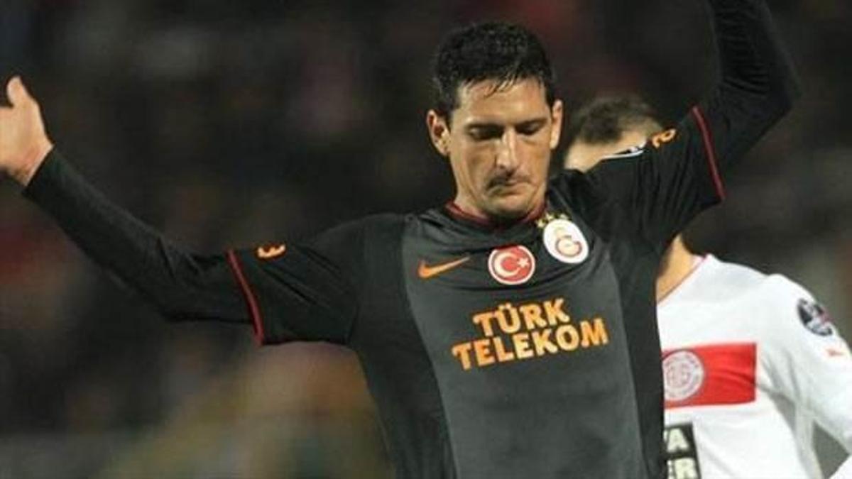 Burdisso eski takımına dönüyor