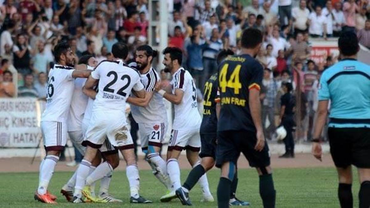 İzmir'de holigan dehşeti!