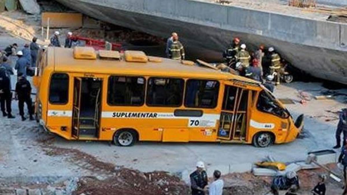 Dünya Kupası için yapılan köprü çöktü