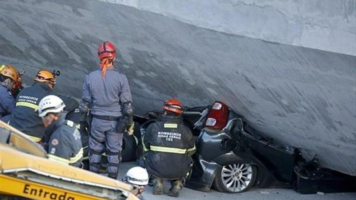 Dünya Kupası için yapılan köprü çöktü
