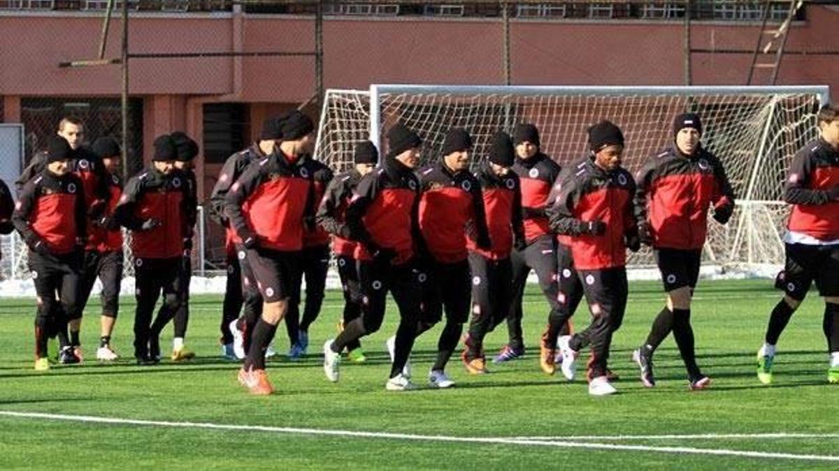 Gençler sezonu açıyor