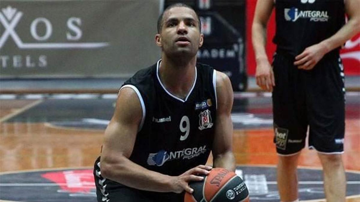 Beşiktaş Lofton'la sözleşme yeniledi