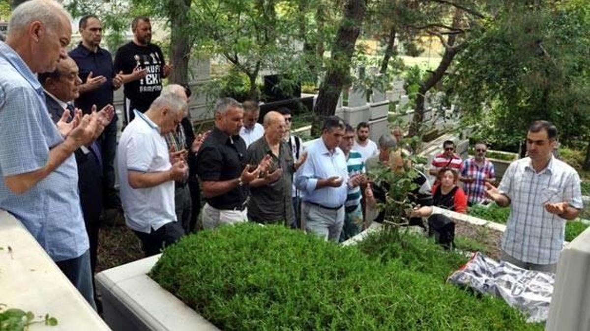 Vedat Okyar mezarı başında anıldı