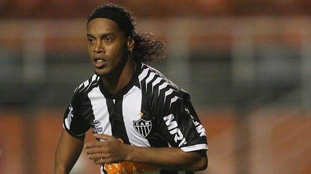 Ronaldinho'dan emeklilik açıklaması