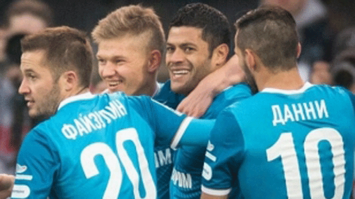 Zenit turladı!