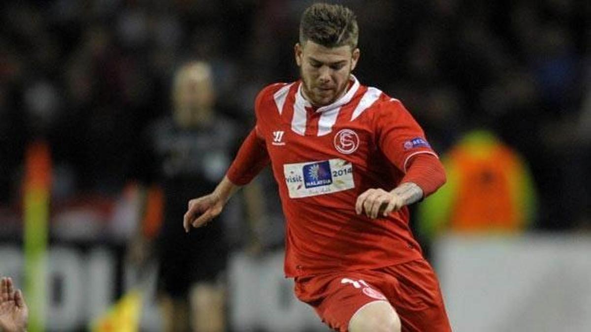 Liverpool'a İspanyol savunmacı