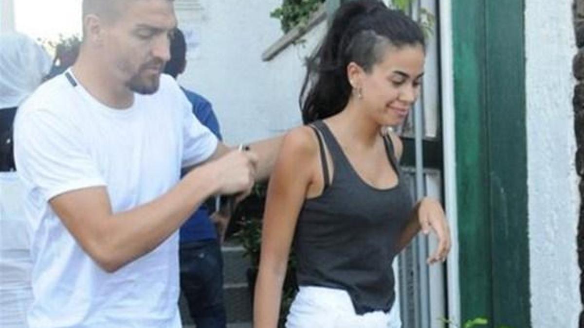 Caner'den Asena'ya tarihi ayar