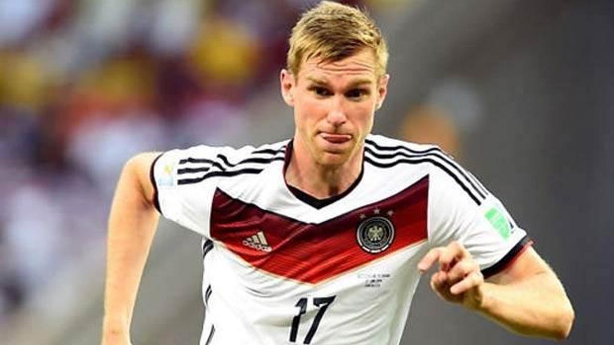 Mertesacker'den flaş karar!