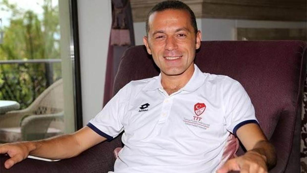 Annesini dinledi, hakem oldu