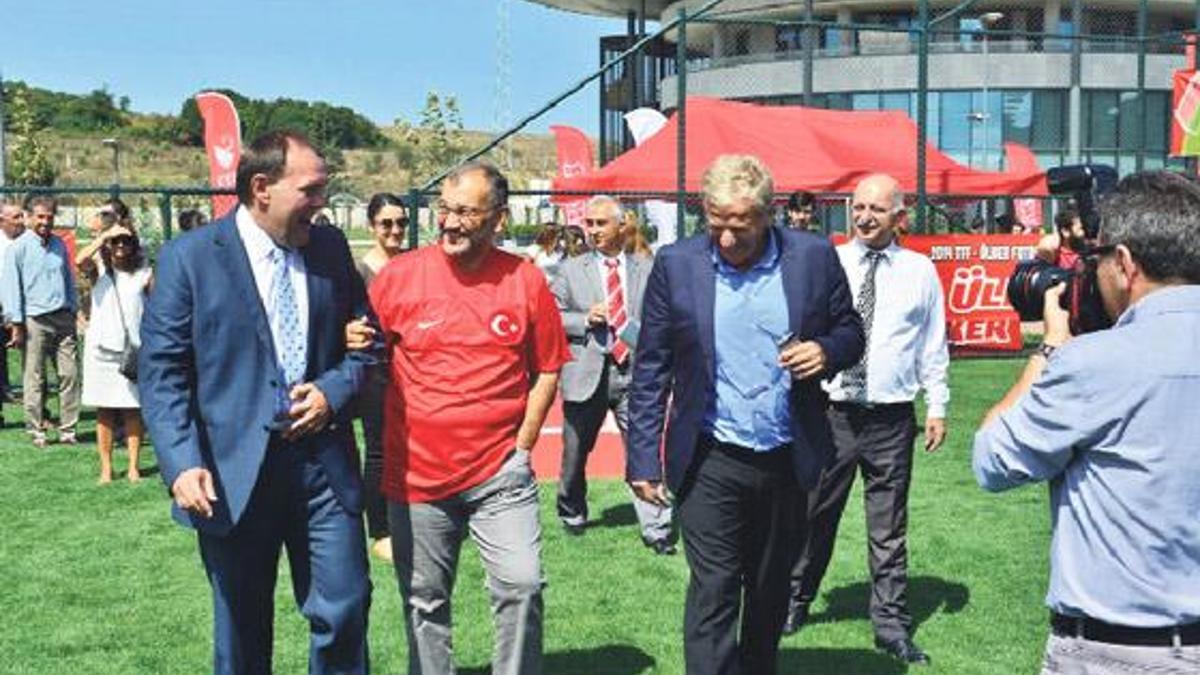 Ekonomide tek kişiye takılmayın, işler yürür
