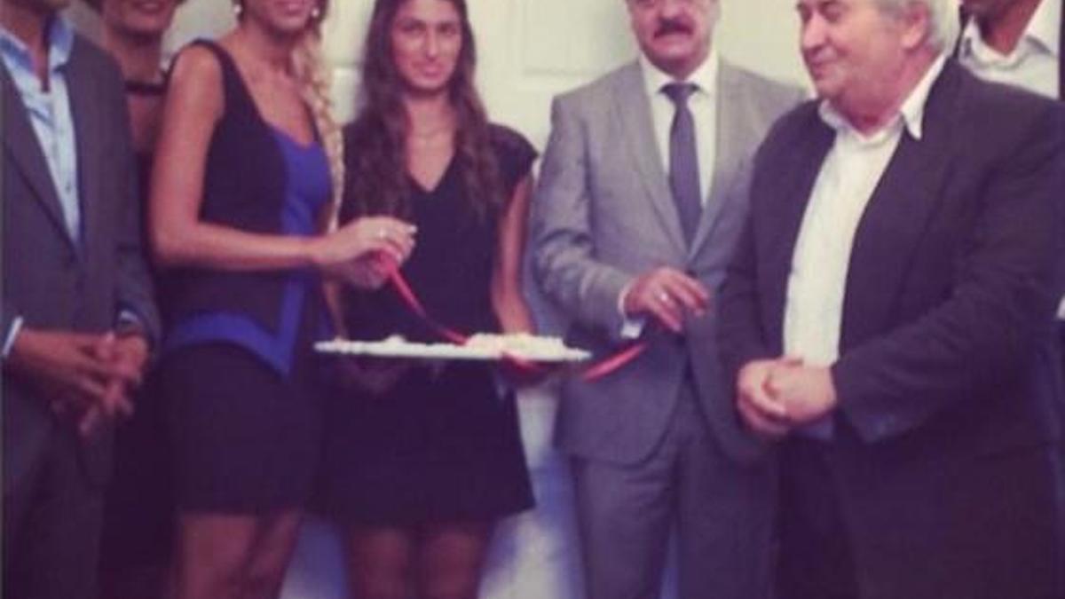 Esra Erol'un görümcesiyle nişanlandı!
