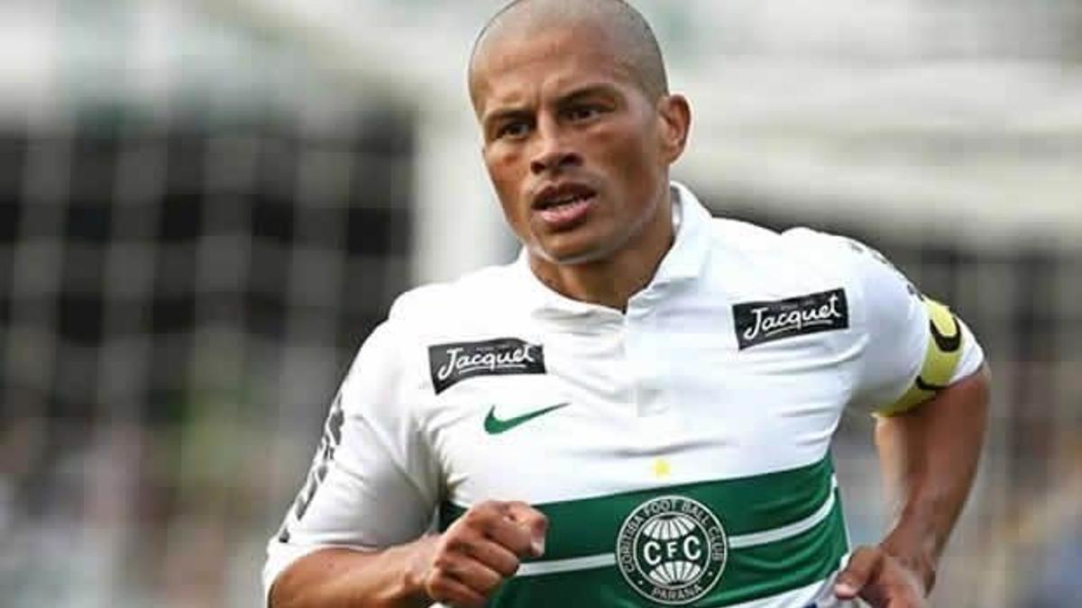 Altay Alex'ten yardım istedi!