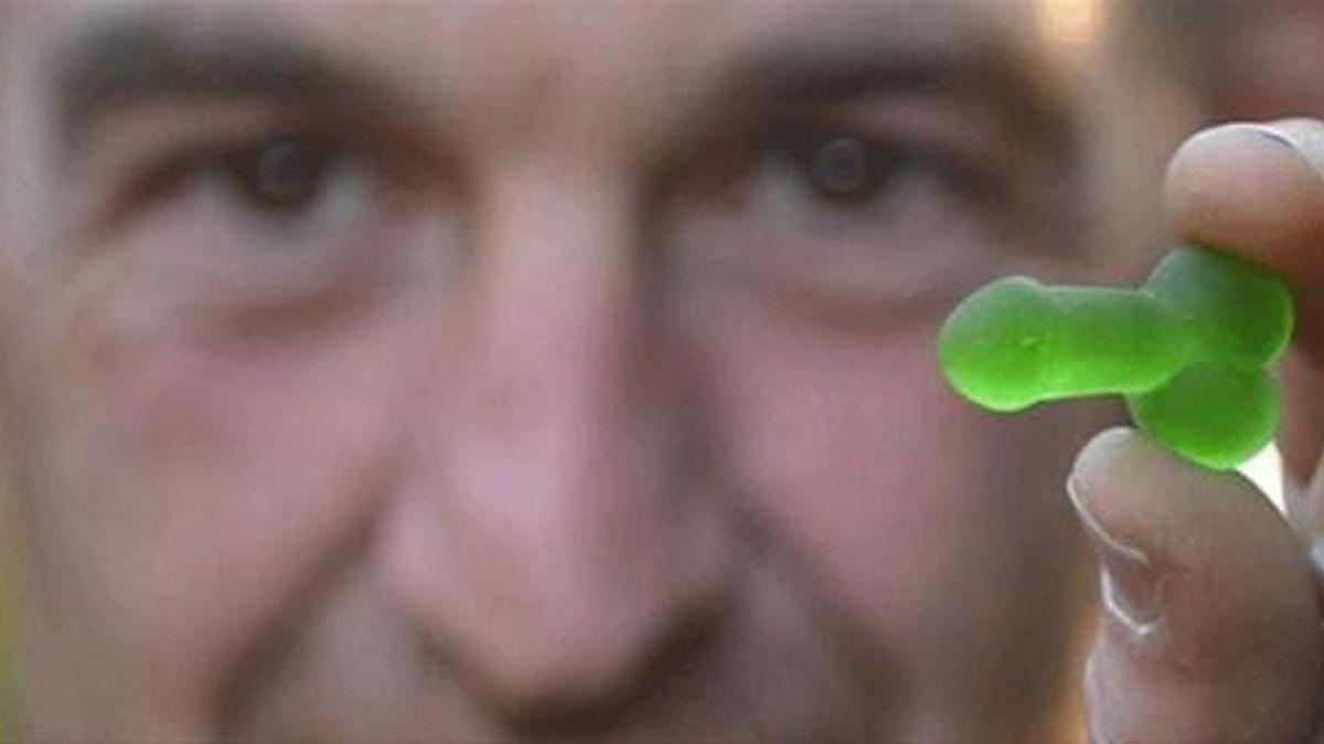 Penis şeklindeki jelibon ortalığı karıştırdı