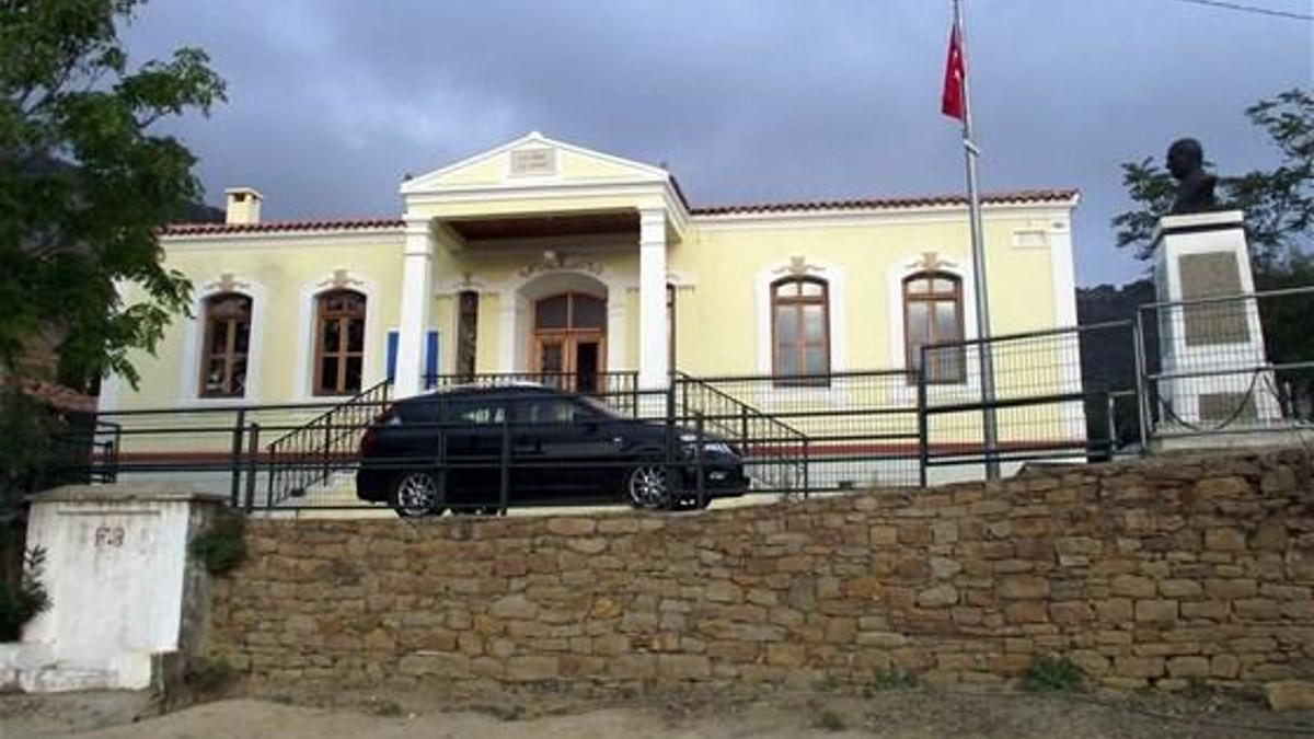 Bu okulda sadece 2 kişi var!